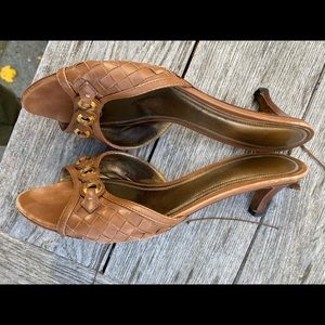 Bottega Veneta tan kitten heel sandal size 41